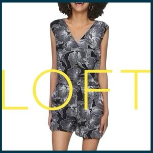 LOFT Black/White Floral V Front/Back Wrap Romper (XSP)